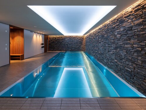 Private
Innenpools
